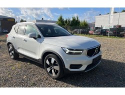2018 Volvo XC40 Momentum AWD