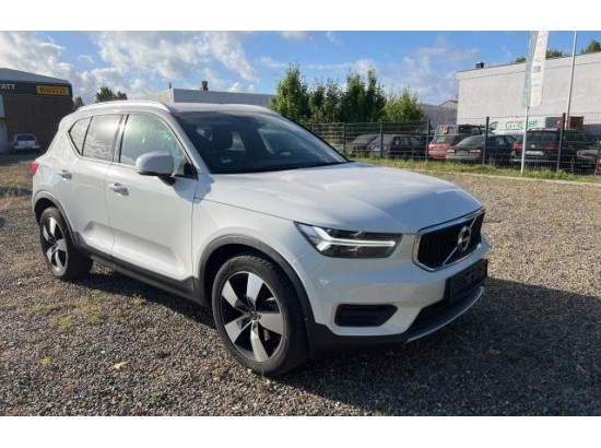 2018 Volvo XC40 Momentum AWD 2018 Volvo XC40 Momentum AWD