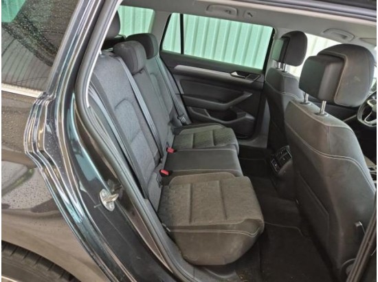 2023 Volkswagen Passat Variant Business