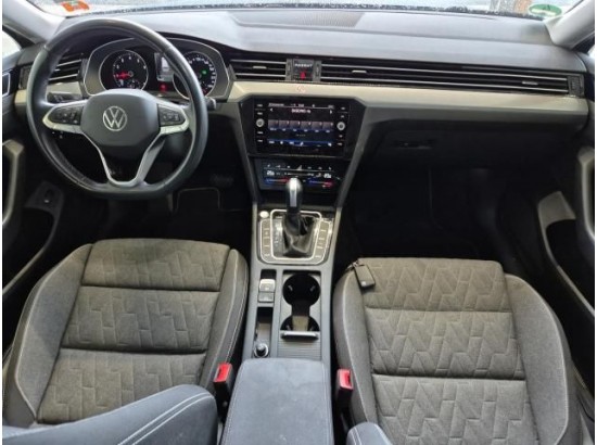2023 Volkswagen Passat Variant Business