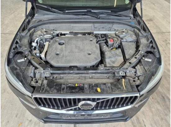 2022 Volvo XC60 Momentum 2WD