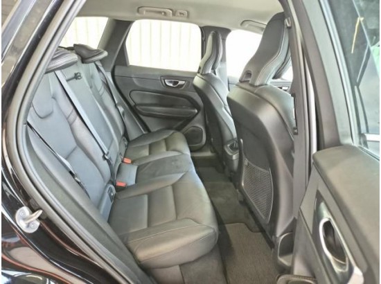 2022 Volvo XC60 Momentum 2WD
