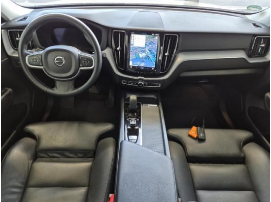 2022 Volvo XC60 Momentum 2WD