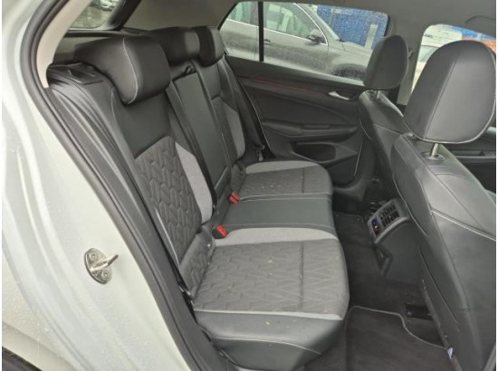2025 Volkswagen Golf VIII Lim. 1.5 eTSI 110 kW Goal 2025 Volkswagen Golf VIII Lim. 1.5 eTSI 110 kW Goal