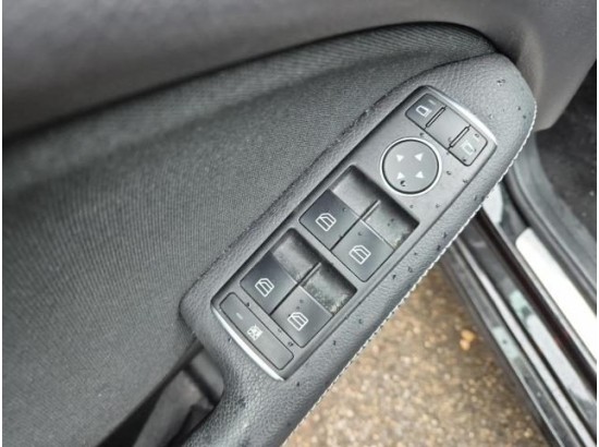 2018 Mercedes-Benz B -Klasse B 180 2018 Mercedes-Benz B -Klasse B 180