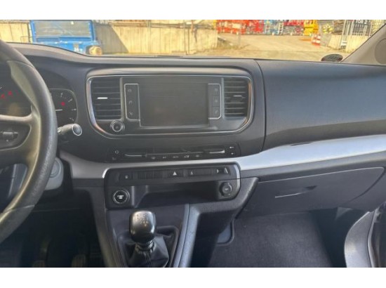 2017 Toyota Proace Verso L2 Shuttle Comfort 2017 Toyota Proace Verso L2 Shuttle Comfort