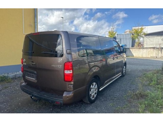 2017 Toyota Proace Verso L2 Shuttle Comfort 2017 Toyota Proace Verso L2 Shuttle Comfort