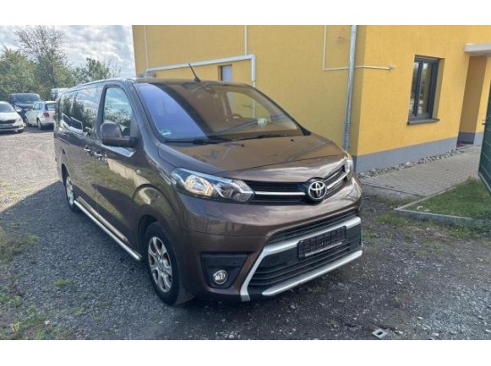 2017 Toyota Proace Verso L2 Shuttle Comfort 2017 Toyota Proace Verso L2 Shuttle Comfort