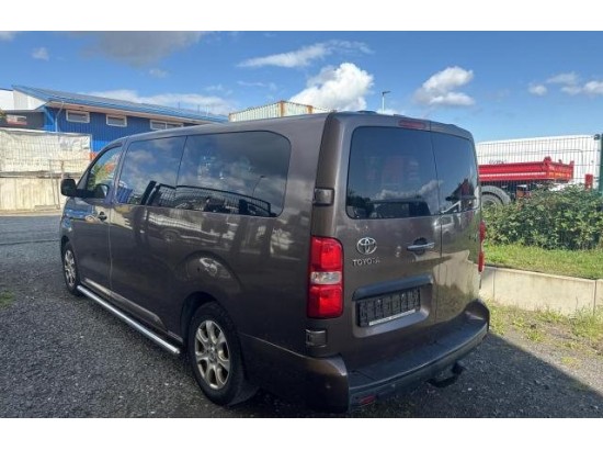 2017 Toyota Proace Verso L2 Shuttle Comfort 2017 Toyota Proace Verso L2 Shuttle Comfort