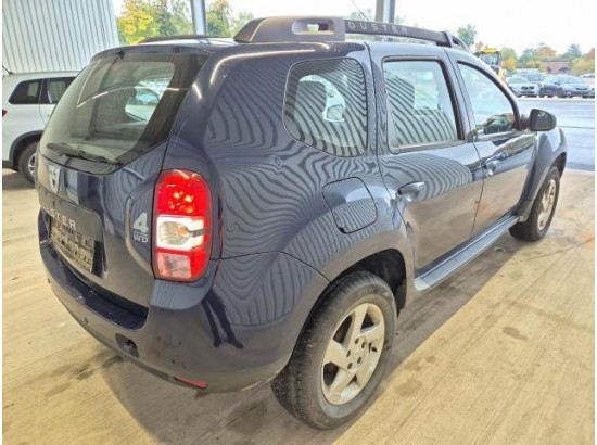 2015 Dacia Duster I Laureate 4x4 2015 Dacia Duster I Laureate 4x4
