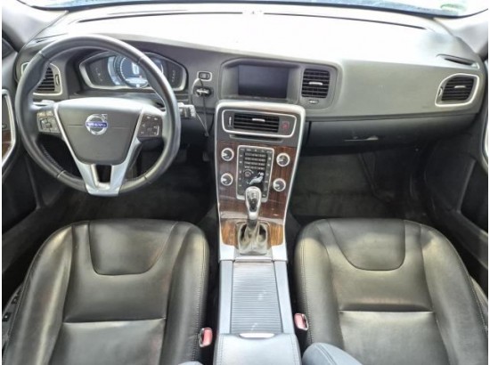 2015 Volvo V60 Cross Country Summum AWD 2015 Volvo V60 Cross Country Summum AWD