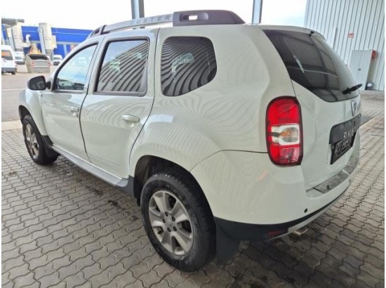 2017 Dacia Duster I Laureate 4x2 2017 Dacia Duster I Laureate 4x2