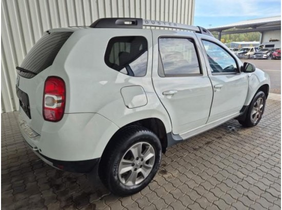 2017 Dacia Duster I Laureate 4x2 2017 Dacia Duster I Laureate 4x2