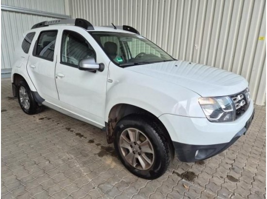 2017 Dacia Duster I Laureate 4x2 2017 Dacia Duster I Laureate 4x2