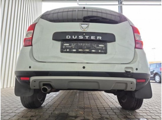 2017 Dacia Duster I Laureate 4x2 2017 Dacia Duster I Laureate 4x2