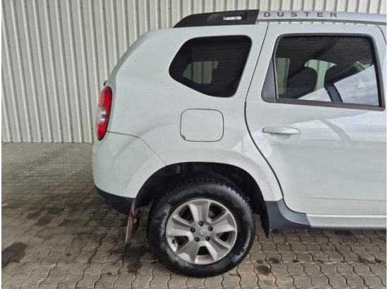 2017 Dacia Duster I Laureate 4x2 2017 Dacia Duster I Laureate 4x2