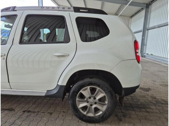 2017 Dacia Duster I Laureate 4x2 2017 Dacia Duster I Laureate 4x2