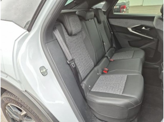 2025 Peugeot 3008 Hybrid 136 Allure