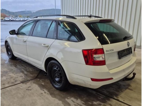 2015 Skoda Octavia Combi Ambition 2015 Skoda Octavia Combi Ambition