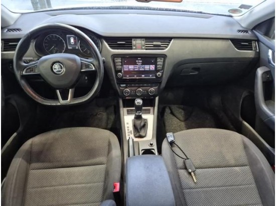 2015 Skoda Octavia Combi Ambition 2015 Skoda Octavia Combi Ambition