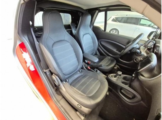 2017 Smart fortwo cabrio Basis 66 kW 2017 Smart fortwo cabrio Basis 66 kW