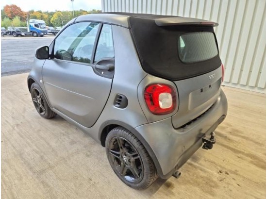 2017 Smart fortwo cabrio Basis 66 kW 2017 Smart fortwo cabrio Basis 66 kW