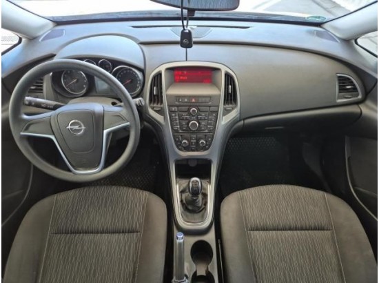 2015 Opel Astra J Sports Tourer Selection