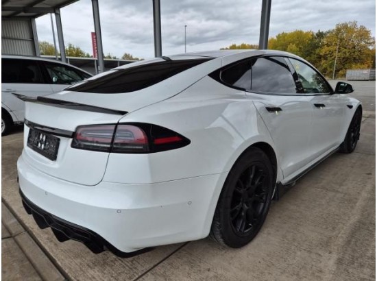 2021 Tesla Model S Plaid