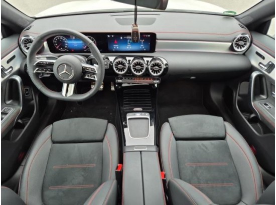 2025 Mercedes-Benz CLA -Klasse CLA 200 AMG Line Edition 2025 Mercedes-Benz CLA -Klasse CLA 200 AMG Line Edition