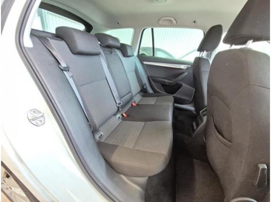 2015 Skoda Octavia Combi Ambition 2015 Skoda Octavia Combi Ambition