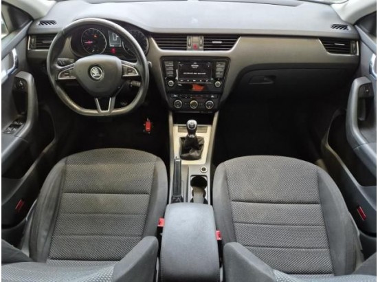 2015 Skoda Octavia Combi Ambition 2015 Skoda Octavia Combi Ambition
