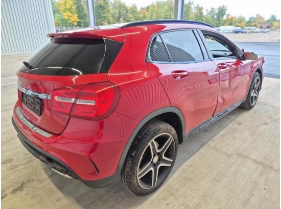2015 Mercedes-Benz GLA -Klasse GLA 200 Street Style 2015 Mercedes-Benz GLA -Klasse GLA 200 Street Style