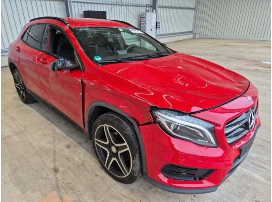2015 Mercedes-Benz GLA -Klasse GLA 200 Street Style 2015 Mercedes-Benz GLA -Klasse GLA 200 Street Style
