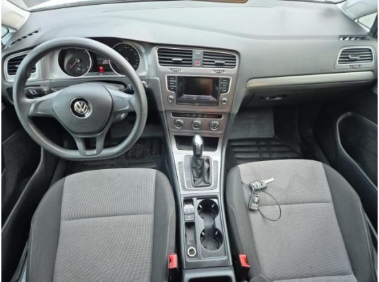 2015 Volkswagen Golf VII Variant Trendline BMT 2015 Volkswagen Golf VII Variant Trendline BMT