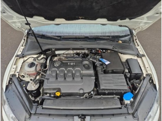 2015 Volkswagen Golf VII Variant Trendline BMT 2015 Volkswagen Golf VII Variant Trendline BMT