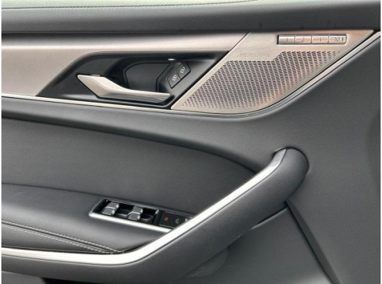 2021 Jaguar F-PACE R-Dynamic SE AWD 2021 Jaguar F-PACE R-Dynamic SE AWD