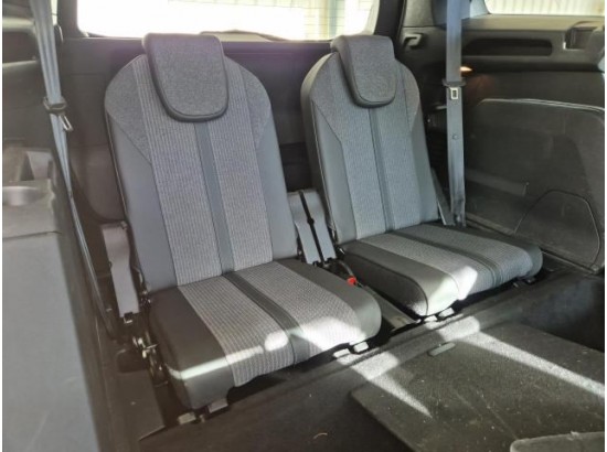 2022 Peugeot 5008 Allure