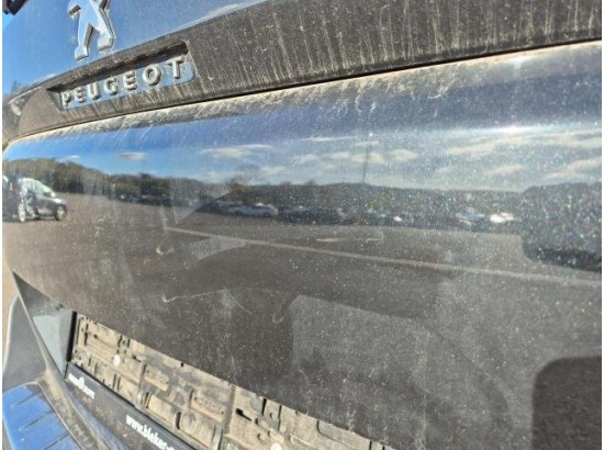 2022 Peugeot 5008 Allure