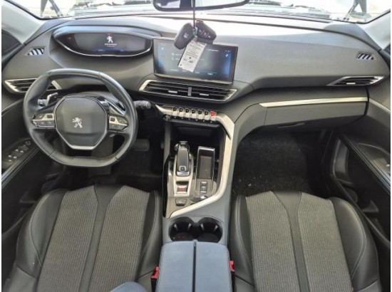 2022 Peugeot 5008 Allure