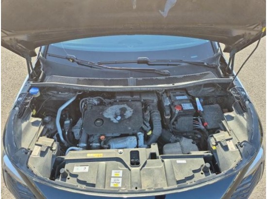 2022 Peugeot 5008 Allure