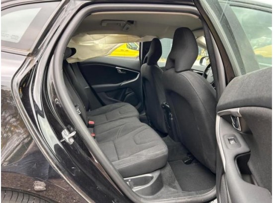 2018 Volvo V40 Kinetic 2018 Volvo V40 Kinetic