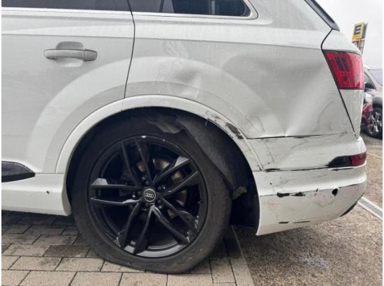 2016 Audi Q7 3.0 TDI quattro 2016 Audi Q7 3.0 TDI quattro