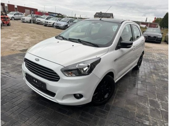 2017 Ford KA+ Black / White