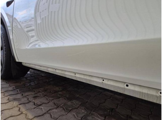 2024 Tesla Model Y Basis RWD