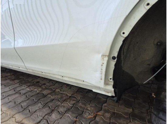 2024 Tesla Model Y Basis RWD