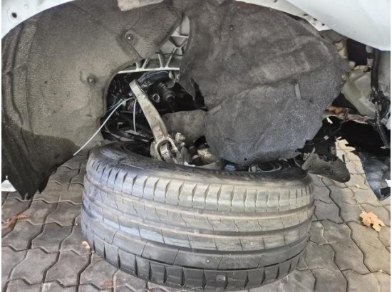 2024 Tesla Model Y Basis RWD