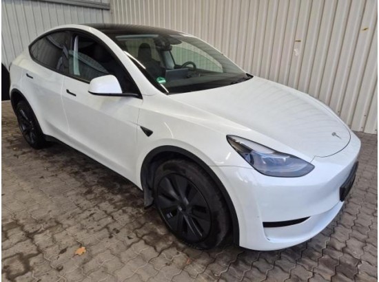 2024 Tesla Model Y Basis RWD