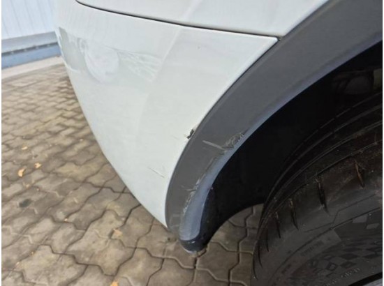 2024 Tesla Model Y Basis RWD