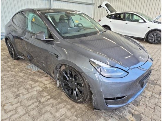 2023 Tesla Model Y Basis RWD