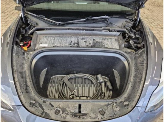 2023 Tesla Model Y Basis RWD